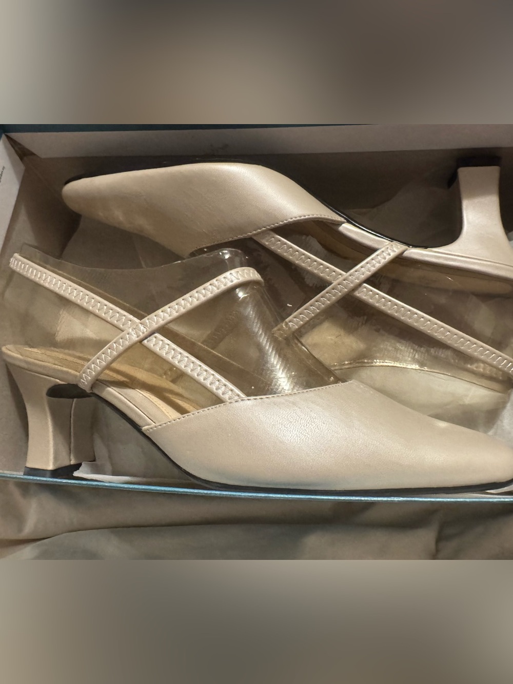 👠👡Women’s Beige Slingback Low Heel Pumps. In Original Box.  Worn ONCE‼️ 👠 👡